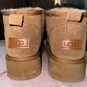 UGG- Classic Ultra Mini Platform Suede Boots